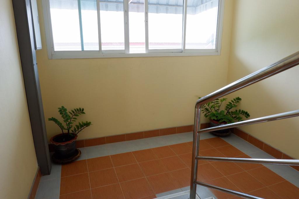 Na Chaidej Hotel Сураттхани Экстерьер фото