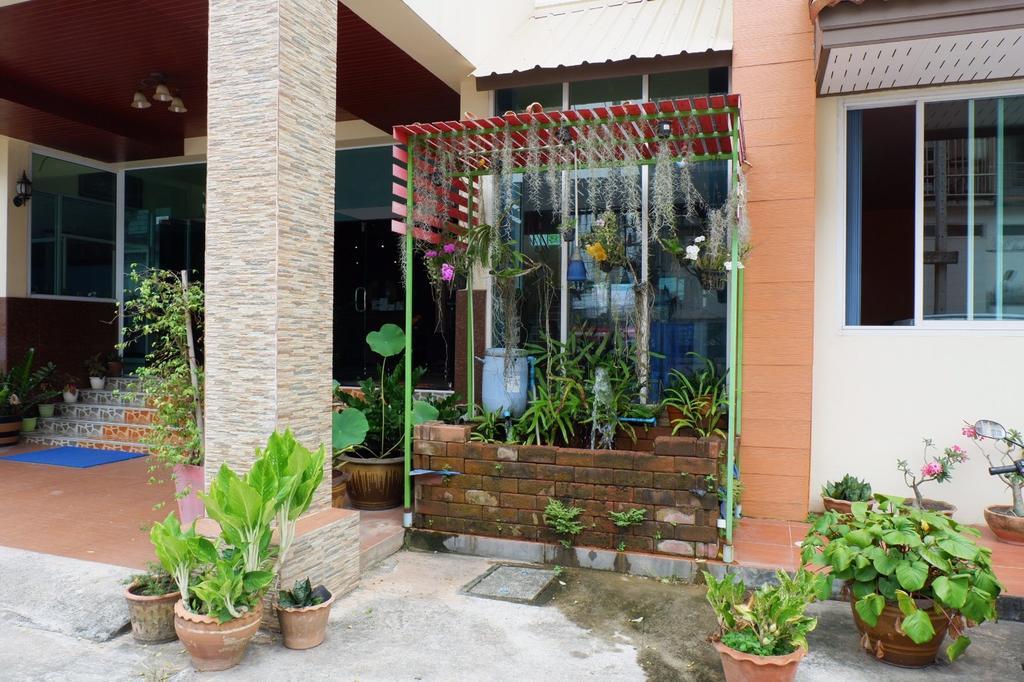 Na Chaidej Hotel Сураттхани Экстерьер фото