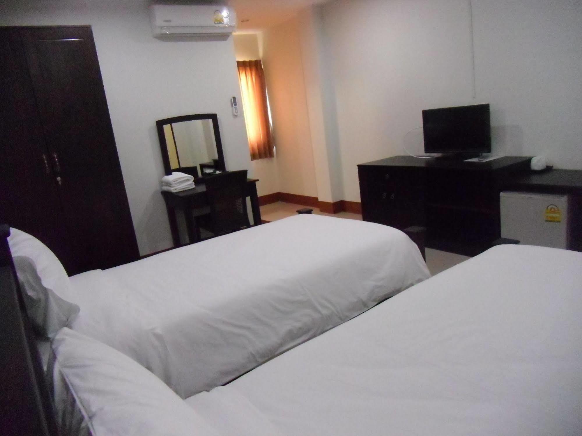 Na Chaidej Hotel Сураттхани Экстерьер фото