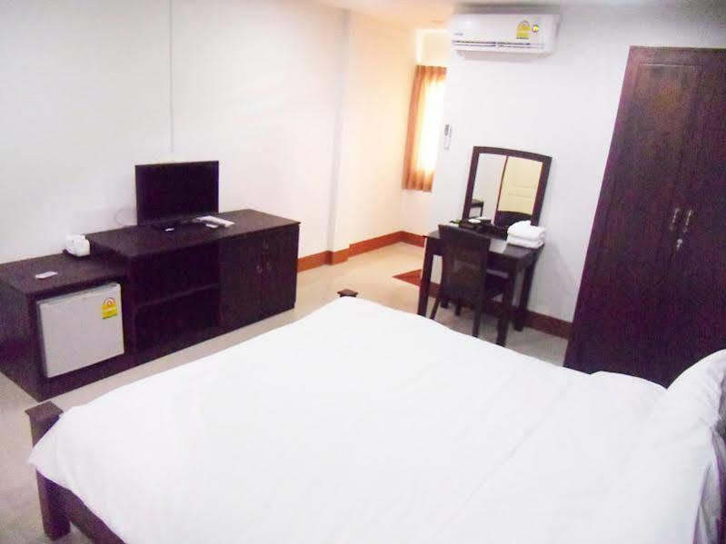 Na Chaidej Hotel Сураттхани Экстерьер фото